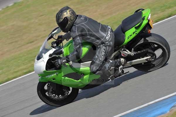 Motorcycle action photographs;donington;donington park leicestershire;donington photographs;event digital images;eventdigitalimages;no limits trackday;peter wileman photography;trackday;trackday digital images;trackday photos