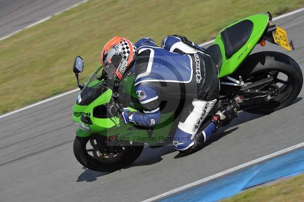 Motorcycle action photographs;donington;donington park leicestershire;donington photographs;event digital images;eventdigitalimages;no limits trackday;peter wileman photography;trackday;trackday digital images;trackday photos