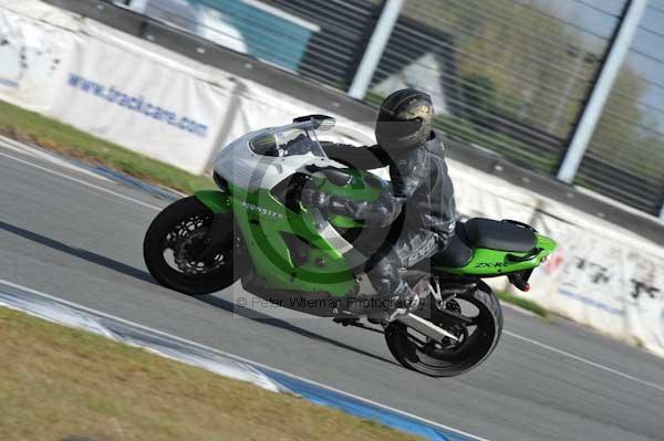 Motorcycle action photographs;donington;donington park leicestershire;donington photographs;event digital images;eventdigitalimages;no limits trackday;peter wileman photography;trackday;trackday digital images;trackday photos