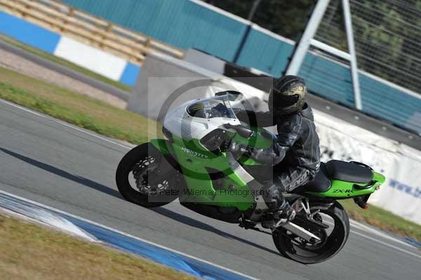 Motorcycle action photographs;donington;donington park leicestershire;donington photographs;event digital images;eventdigitalimages;no limits trackday;peter wileman photography;trackday;trackday digital images;trackday photos