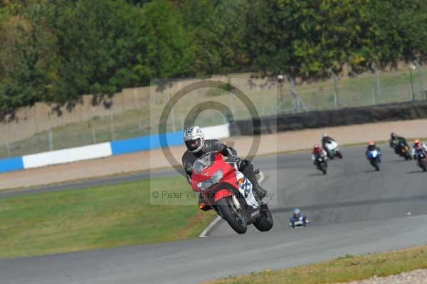 Motorcycle action photographs;donington;donington park leicestershire;donington photographs;event digital images;eventdigitalimages;no limits trackday;peter wileman photography;trackday;trackday digital images;trackday photos