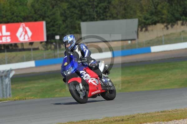 Motorcycle action photographs;donington;donington park leicestershire;donington photographs;event digital images;eventdigitalimages;no limits trackday;peter wileman photography;trackday;trackday digital images;trackday photos