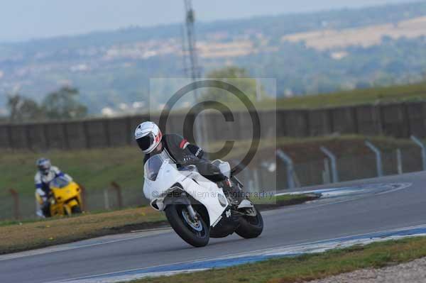 Motorcycle action photographs;donington;donington park leicestershire;donington photographs;event digital images;eventdigitalimages;no limits trackday;peter wileman photography;trackday;trackday digital images;trackday photos