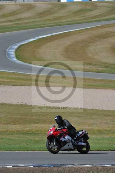 Motorcycle action photographs;donington;donington park leicestershire;donington photographs;event digital images;eventdigitalimages;no limits trackday;peter wileman photography;trackday;trackday digital images;trackday photos