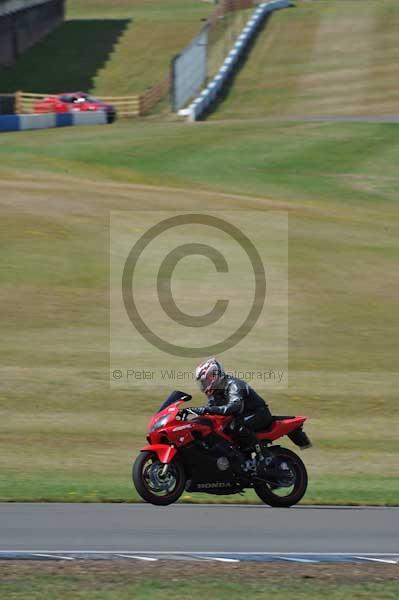 Motorcycle action photographs;donington;donington park leicestershire;donington photographs;event digital images;eventdigitalimages;no limits trackday;peter wileman photography;trackday;trackday digital images;trackday photos