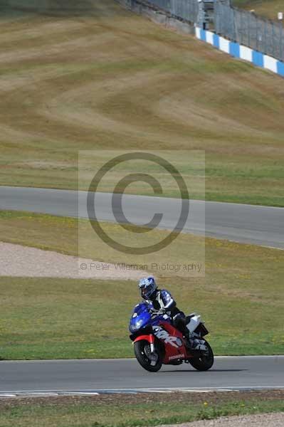 Motorcycle action photographs;donington;donington park leicestershire;donington photographs;event digital images;eventdigitalimages;no limits trackday;peter wileman photography;trackday;trackday digital images;trackday photos