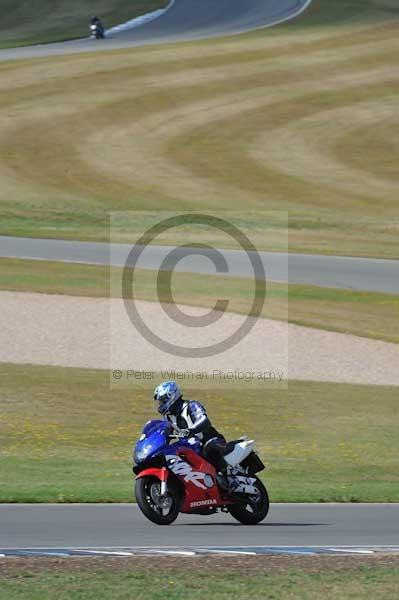 Motorcycle action photographs;donington;donington park leicestershire;donington photographs;event digital images;eventdigitalimages;no limits trackday;peter wileman photography;trackday;trackday digital images;trackday photos