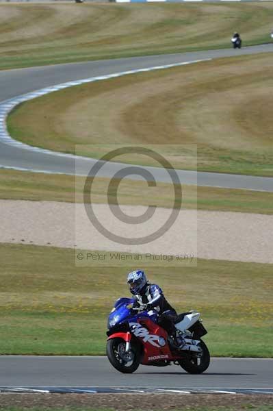 Motorcycle action photographs;donington;donington park leicestershire;donington photographs;event digital images;eventdigitalimages;no limits trackday;peter wileman photography;trackday;trackday digital images;trackday photos