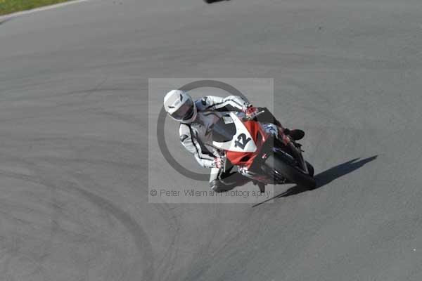 Motorcycle action photographs;donington;donington park leicestershire;donington photographs;event digital images;eventdigitalimages;no limits trackday;peter wileman photography;trackday;trackday digital images;trackday photos