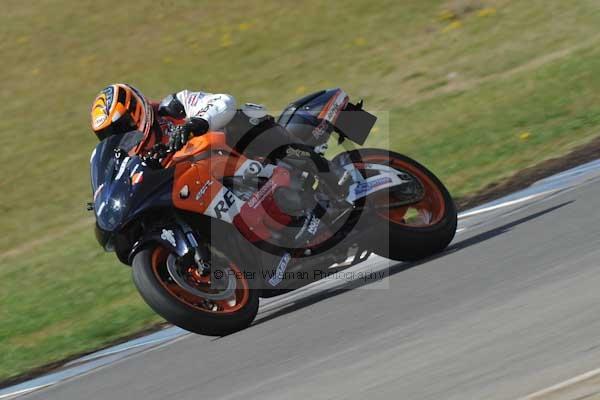 Motorcycle action photographs;donington;donington park leicestershire;donington photographs;event digital images;eventdigitalimages;no limits trackday;peter wileman photography;trackday;trackday digital images;trackday photos