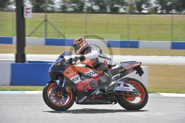 Motorcycle action photographs;donington;donington park leicestershire;donington photographs;event digital images;eventdigitalimages;no limits trackday;peter wileman photography;trackday;trackday digital images;trackday photos