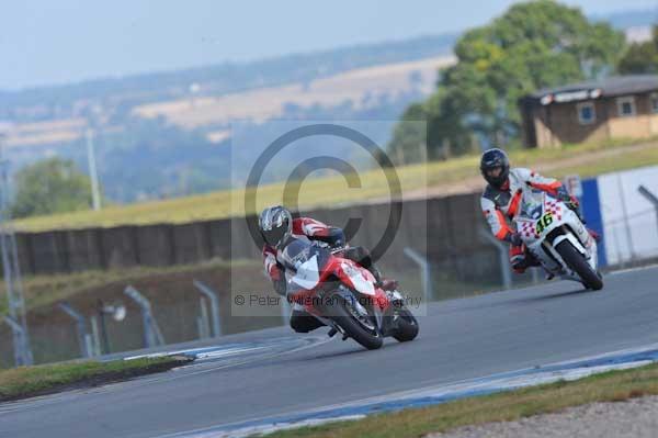 Motorcycle action photographs;donington;donington park leicestershire;donington photographs;event digital images;eventdigitalimages;no limits trackday;peter wileman photography;trackday;trackday digital images;trackday photos