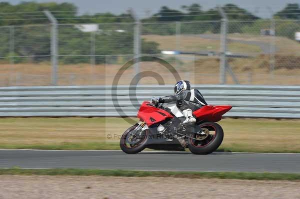 Motorcycle action photographs;donington;donington park leicestershire;donington photographs;event digital images;eventdigitalimages;no limits trackday;peter wileman photography;trackday;trackday digital images;trackday photos