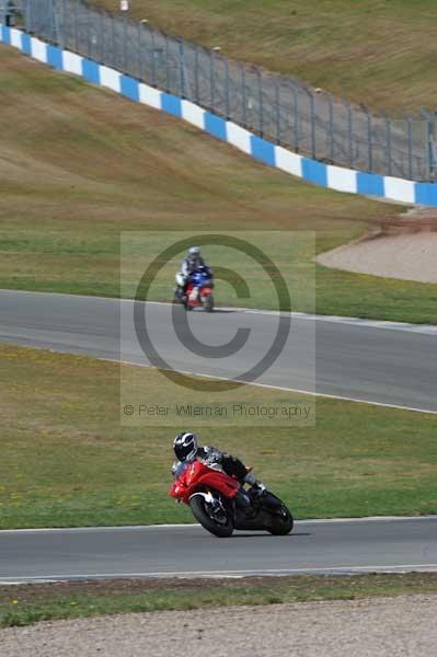 Motorcycle action photographs;donington;donington park leicestershire;donington photographs;event digital images;eventdigitalimages;no limits trackday;peter wileman photography;trackday;trackday digital images;trackday photos