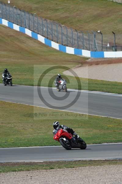 Motorcycle action photographs;donington;donington park leicestershire;donington photographs;event digital images;eventdigitalimages;no limits trackday;peter wileman photography;trackday;trackday digital images;trackday photos