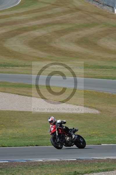 Motorcycle action photographs;donington;donington park leicestershire;donington photographs;event digital images;eventdigitalimages;no limits trackday;peter wileman photography;trackday;trackday digital images;trackday photos