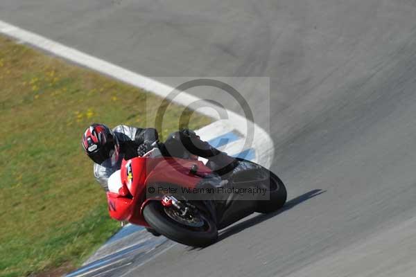 Motorcycle action photographs;donington;donington park leicestershire;donington photographs;event digital images;eventdigitalimages;no limits trackday;peter wileman photography;trackday;trackday digital images;trackday photos