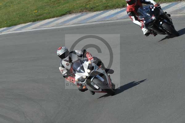 Motorcycle action photographs;donington;donington park leicestershire;donington photographs;event digital images;eventdigitalimages;no limits trackday;peter wileman photography;trackday;trackday digital images;trackday photos