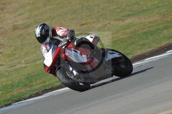 Motorcycle action photographs;donington;donington park leicestershire;donington photographs;event digital images;eventdigitalimages;no limits trackday;peter wileman photography;trackday;trackday digital images;trackday photos