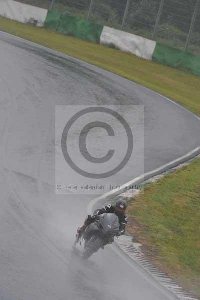 Mallory park Leicestershire;Mallory park photographs;Motorcycle action photographs;event digital images;eventdigitalimages;mallory park;no limits trackday;peter wileman photography;trackday;trackday digital images;trackday photos