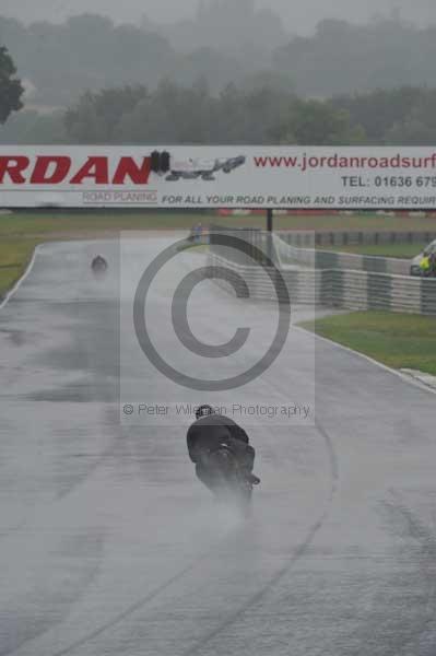 Mallory park Leicestershire;Mallory park photographs;Motorcycle action photographs;event digital images;eventdigitalimages;mallory park;no limits trackday;peter wileman photography;trackday;trackday digital images;trackday photos