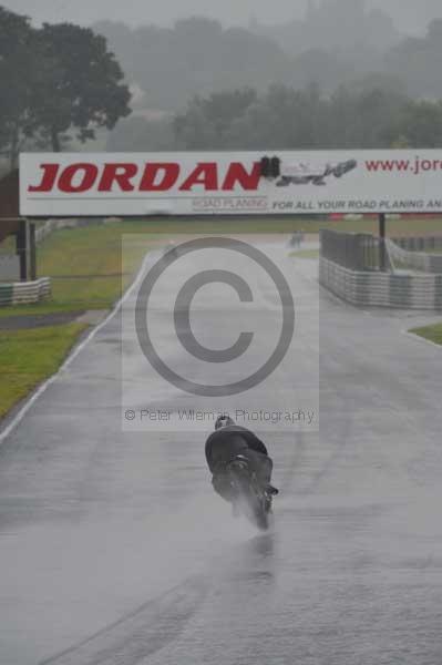 Mallory park Leicestershire;Mallory park photographs;Motorcycle action photographs;event digital images;eventdigitalimages;mallory park;no limits trackday;peter wileman photography;trackday;trackday digital images;trackday photos