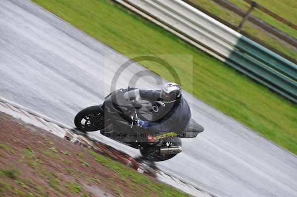 Mallory park Leicestershire;Mallory park photographs;Motorcycle action photographs;event digital images;eventdigitalimages;mallory park;no limits trackday;peter wileman photography;trackday;trackday digital images;trackday photos