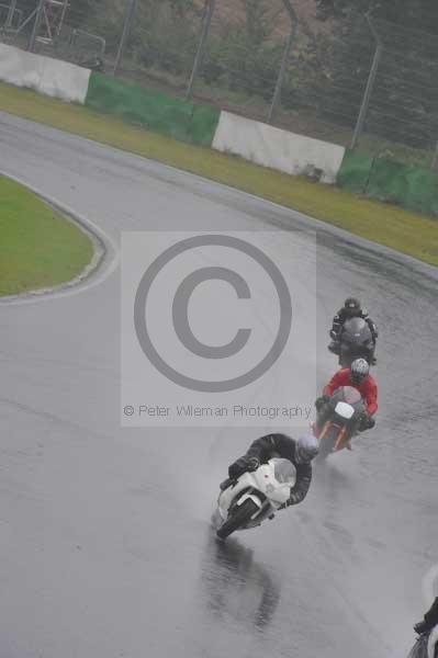 Mallory park Leicestershire;Mallory park photographs;Motorcycle action photographs;event digital images;eventdigitalimages;mallory park;no limits trackday;peter wileman photography;trackday;trackday digital images;trackday photos