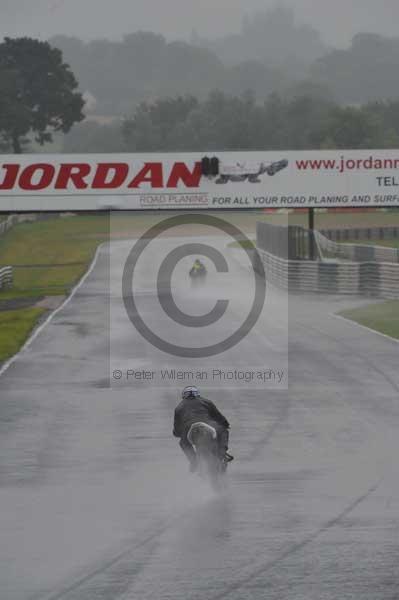 Mallory park Leicestershire;Mallory park photographs;Motorcycle action photographs;event digital images;eventdigitalimages;mallory park;no limits trackday;peter wileman photography;trackday;trackday digital images;trackday photos