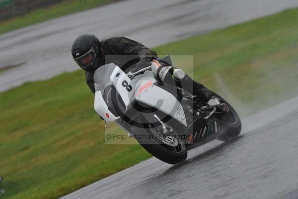 Mallory park Leicestershire;Mallory park photographs;Motorcycle action photographs;event digital images;eventdigitalimages;mallory park;no limits trackday;peter wileman photography;trackday;trackday digital images;trackday photos