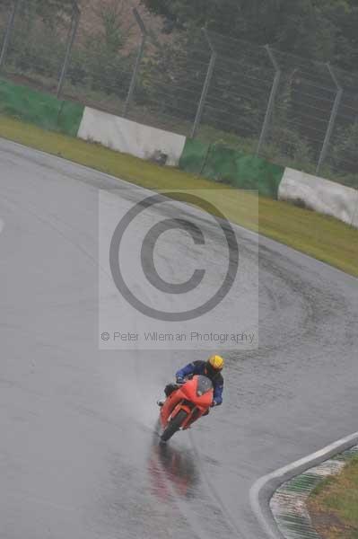 Mallory park Leicestershire;Mallory park photographs;Motorcycle action photographs;event digital images;eventdigitalimages;mallory park;no limits trackday;peter wileman photography;trackday;trackday digital images;trackday photos