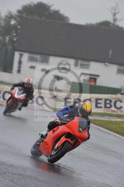 Mallory park Leicestershire;Mallory park photographs;Motorcycle action photographs;event digital images;eventdigitalimages;mallory park;no limits trackday;peter wileman photography;trackday;trackday digital images;trackday photos