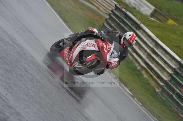 Mallory park Leicestershire;Mallory park photographs;Motorcycle action photographs;event digital images;eventdigitalimages;mallory park;no limits trackday;peter wileman photography;trackday;trackday digital images;trackday photos