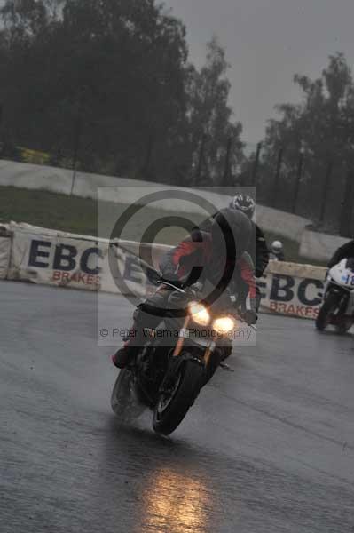 Mallory park Leicestershire;Mallory park photographs;Motorcycle action photographs;event digital images;eventdigitalimages;mallory park;no limits trackday;peter wileman photography;trackday;trackday digital images;trackday photos