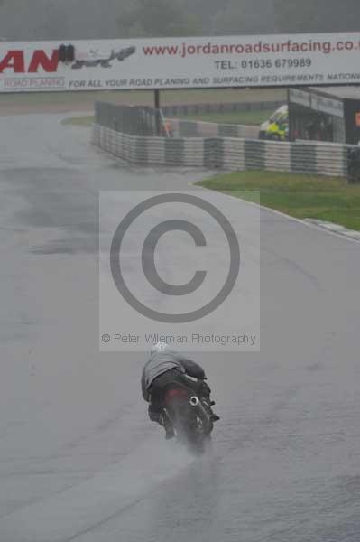 Mallory park Leicestershire;Mallory park photographs;Motorcycle action photographs;event digital images;eventdigitalimages;mallory park;no limits trackday;peter wileman photography;trackday;trackday digital images;trackday photos