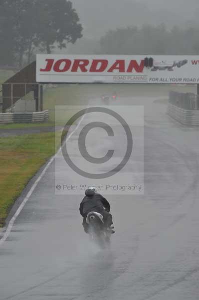 Mallory park Leicestershire;Mallory park photographs;Motorcycle action photographs;event digital images;eventdigitalimages;mallory park;no limits trackday;peter wileman photography;trackday;trackday digital images;trackday photos