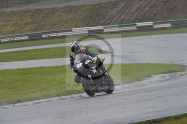 Mallory park Leicestershire;Mallory park photographs;Motorcycle action photographs;event digital images;eventdigitalimages;mallory park;no limits trackday;peter wileman photography;trackday;trackday digital images;trackday photos