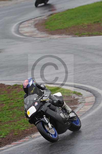 Mallory park Leicestershire;Mallory park photographs;Motorcycle action photographs;event digital images;eventdigitalimages;mallory park;no limits trackday;peter wileman photography;trackday;trackday digital images;trackday photos