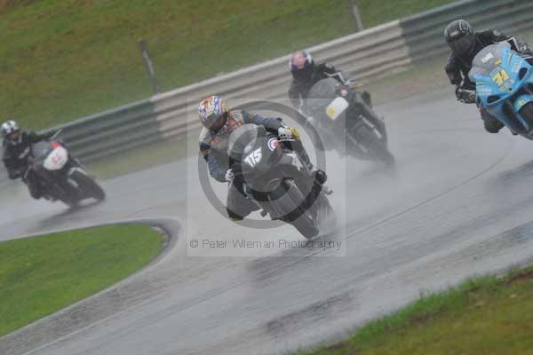 Mallory park Leicestershire;Mallory park photographs;Motorcycle action photographs;event digital images;eventdigitalimages;mallory park;no limits trackday;peter wileman photography;trackday;trackday digital images;trackday photos