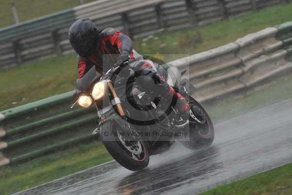 Mallory park Leicestershire;Mallory park photographs;Motorcycle action photographs;event digital images;eventdigitalimages;mallory park;no limits trackday;peter wileman photography;trackday;trackday digital images;trackday photos