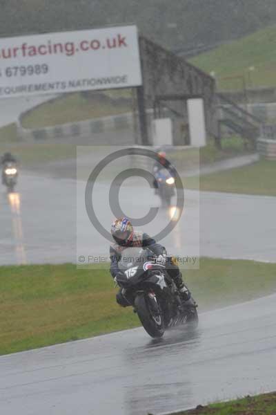 Mallory park Leicestershire;Mallory park photographs;Motorcycle action photographs;event digital images;eventdigitalimages;mallory park;no limits trackday;peter wileman photography;trackday;trackday digital images;trackday photos