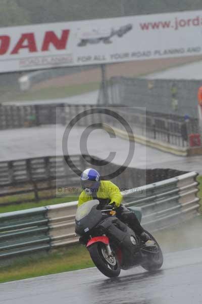 Mallory park Leicestershire;Mallory park photographs;Motorcycle action photographs;event digital images;eventdigitalimages;mallory park;no limits trackday;peter wileman photography;trackday;trackday digital images;trackday photos