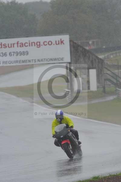 Mallory park Leicestershire;Mallory park photographs;Motorcycle action photographs;event digital images;eventdigitalimages;mallory park;no limits trackday;peter wileman photography;trackday;trackday digital images;trackday photos