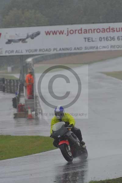 Mallory park Leicestershire;Mallory park photographs;Motorcycle action photographs;event digital images;eventdigitalimages;mallory park;no limits trackday;peter wileman photography;trackday;trackday digital images;trackday photos