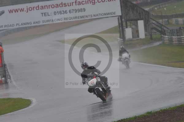 Mallory park Leicestershire;Mallory park photographs;Motorcycle action photographs;event digital images;eventdigitalimages;mallory park;no limits trackday;peter wileman photography;trackday;trackday digital images;trackday photos