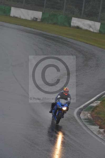 Mallory park Leicestershire;Mallory park photographs;Motorcycle action photographs;event digital images;eventdigitalimages;mallory park;no limits trackday;peter wileman photography;trackday;trackday digital images;trackday photos