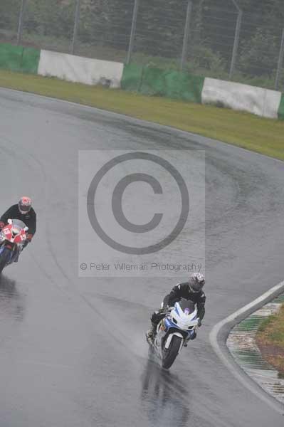 Mallory park Leicestershire;Mallory park photographs;Motorcycle action photographs;event digital images;eventdigitalimages;mallory park;no limits trackday;peter wileman photography;trackday;trackday digital images;trackday photos