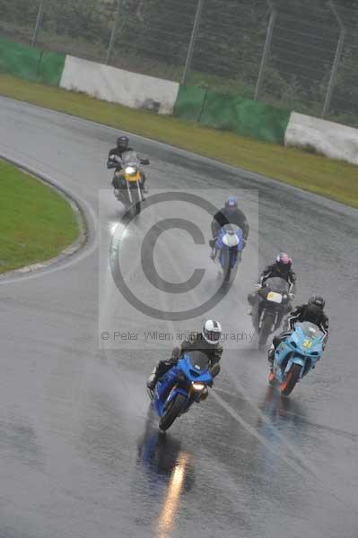 Mallory park Leicestershire;Mallory park photographs;Motorcycle action photographs;event digital images;eventdigitalimages;mallory park;no limits trackday;peter wileman photography;trackday;trackday digital images;trackday photos