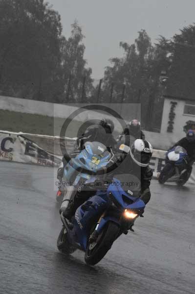 Mallory park Leicestershire;Mallory park photographs;Motorcycle action photographs;event digital images;eventdigitalimages;mallory park;no limits trackday;peter wileman photography;trackday;trackday digital images;trackday photos