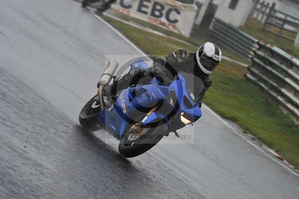 Mallory park Leicestershire;Mallory park photographs;Motorcycle action photographs;event digital images;eventdigitalimages;mallory park;no limits trackday;peter wileman photography;trackday;trackday digital images;trackday photos